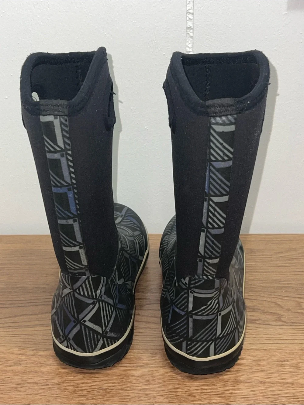 Kamik Kids Waterproof Rain Boots Size 5 Black Blue Geometric Neoprene Tall